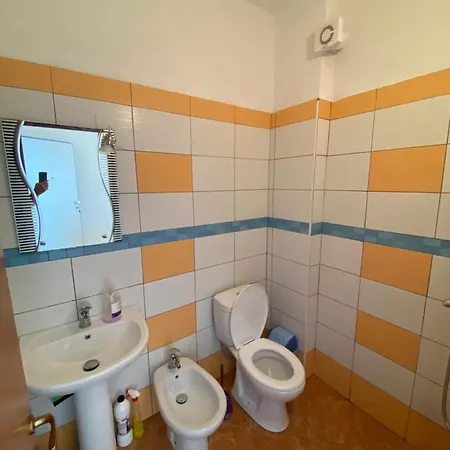 Lola's Sarandë